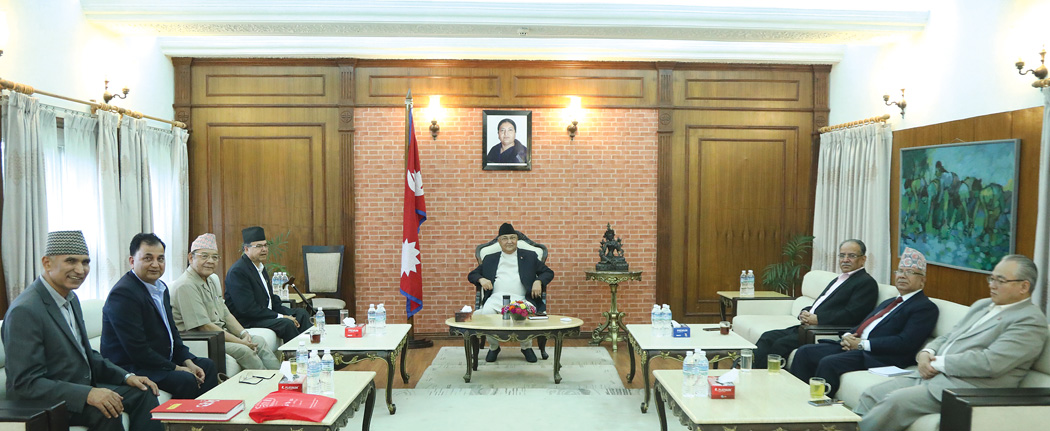 नेकपा सचिवालय बैठक बस्दै 
