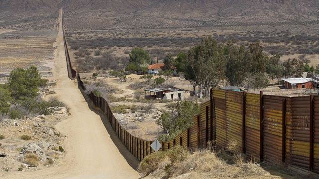 अमेरिका–मेक्सिको सीमामा सैन्यकोषबाट पर्खाल बनाउन अदालतको अनुमति
