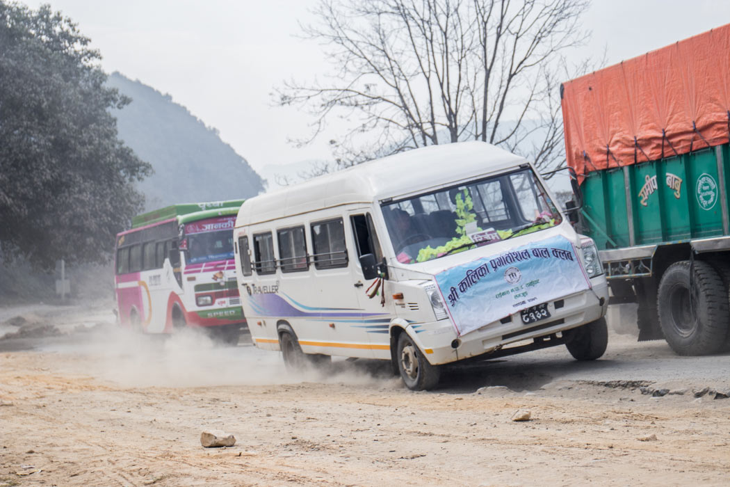 पोखराबाट काठमाडौं जोड्ने सडकको कन्तविजोग (तस्वीर कथा)