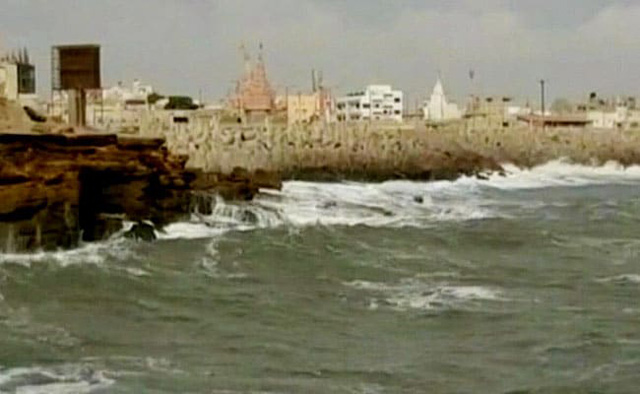 ‘वायु’ले बाटो परिवर्तन गरेपछि भारतमा समुद्री आँधीको त्रास हट्याे