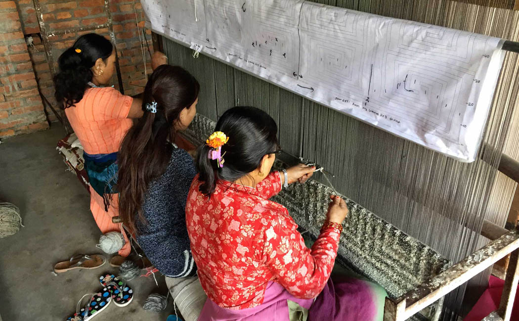 आधा श्रमिक सम्झौता बेगर नै काममा 