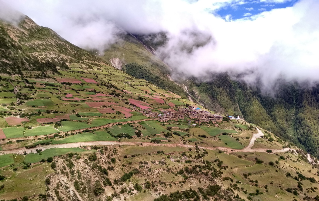 ट्रेकिङ ट्रेल मासेर मोटरबाटो !