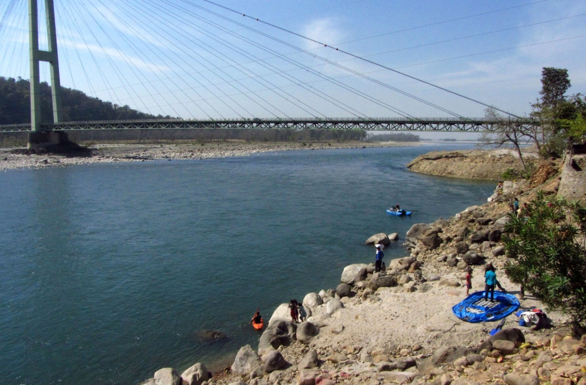 कर्णाली नदीमा डुबेर दुई युवक बेपत्ता
