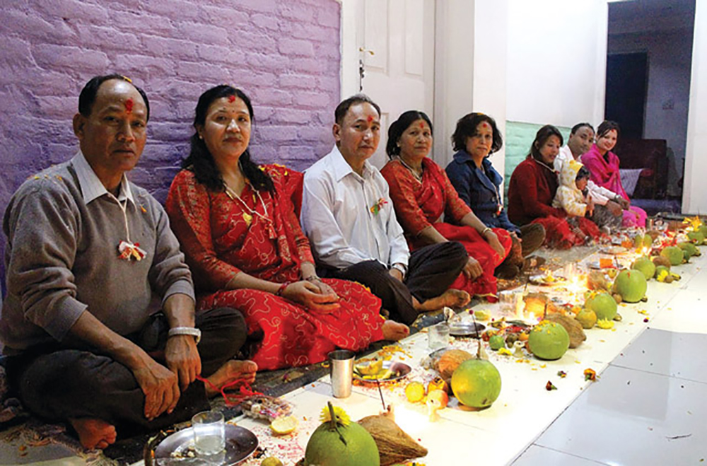 आजबाट नेपाल संवत् ११४० शुरु, नेवार समुदायले म्हः पूजा गर्दै