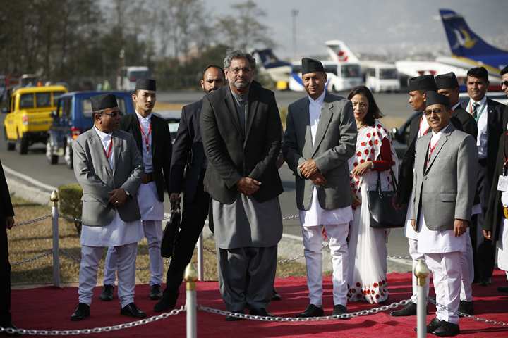 पाकिस्तानी प्रधानमन्त्री अब्बासी काठमाडौंमा 