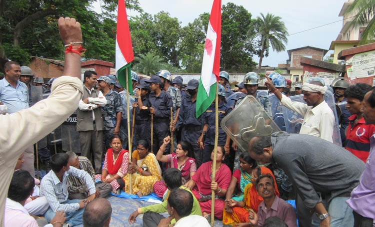 सप्तरीमा प्रहरी र राजपा कार्यकर्ताबीच झडप