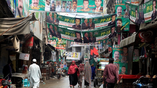 पाकिस्तानमा प्रधानमन्त्री चयनका लागि आज निर्वाचन हुँदै