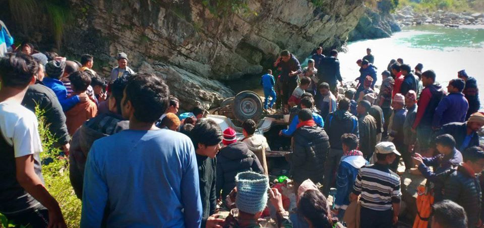 बाग्लुङमा जिप दुर्घटना हुँदा १४ जनाको मृत्यु
