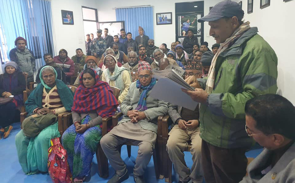 काठमाडौं आएका मिटर ब्याज पीडित भन्छन्, “ऋण तिरिसक्दा पनि जग्गा फुकुवा भएन”