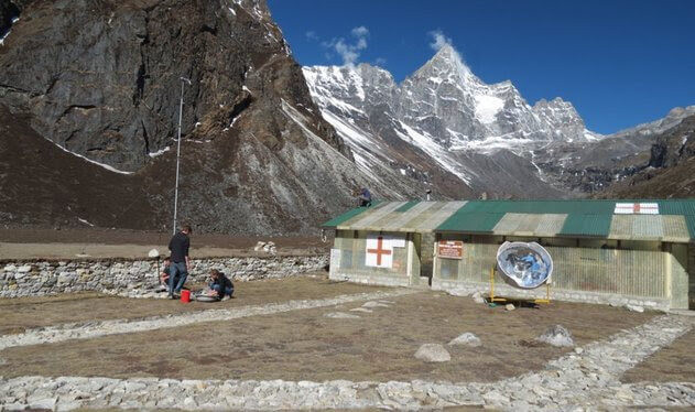 सयौं पर्यटक र भरिया बचाएको खुम्बूका क्लिनिक बन्द गर्न निर्देशन, जाली उद्धारकर्ताको षडयन्त्रको आशंका