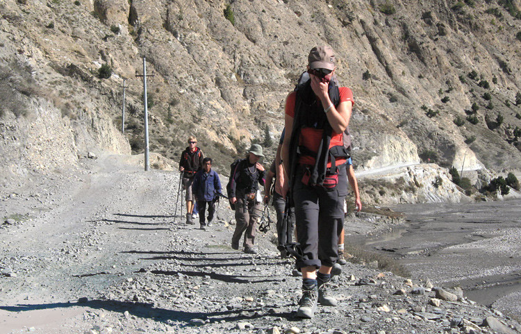 अन्नपूर्ण पदमार्ग: मोटरबाटो पुग्यो, हिड्ने बाटो मासियो