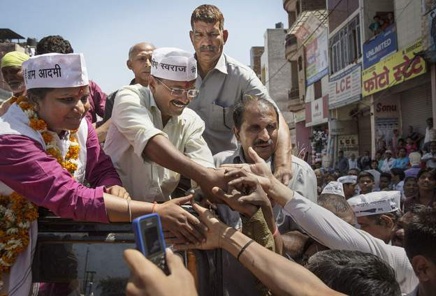 दिल्लीको प्रारम्भिक नतिजाः केजरीवाल प्रष्ट बहुमततर्फ