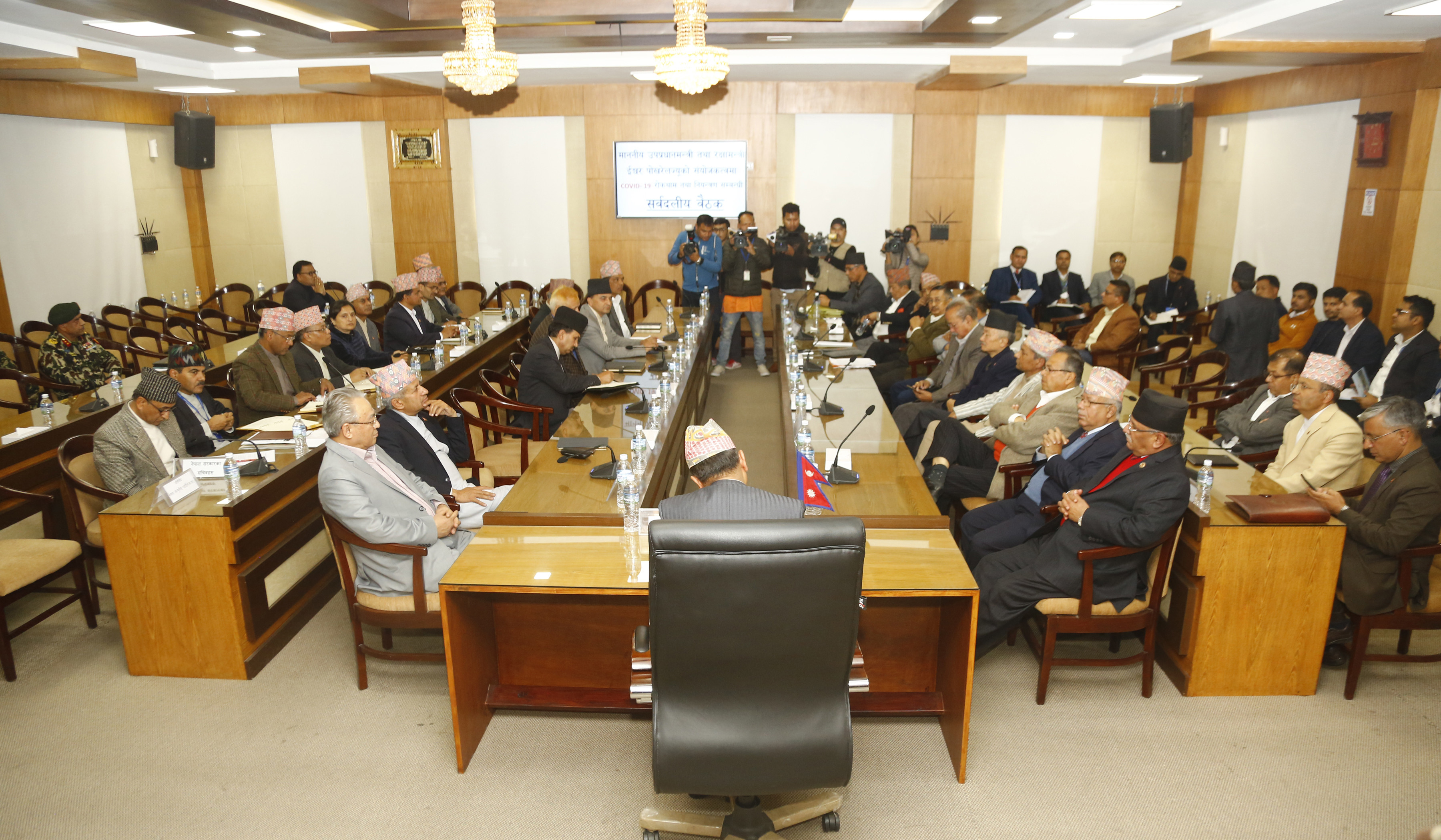 कोरोना प्रभावित देशबाट आउनेलाई क्वारेन्टाइनमा राख्न सुझाव