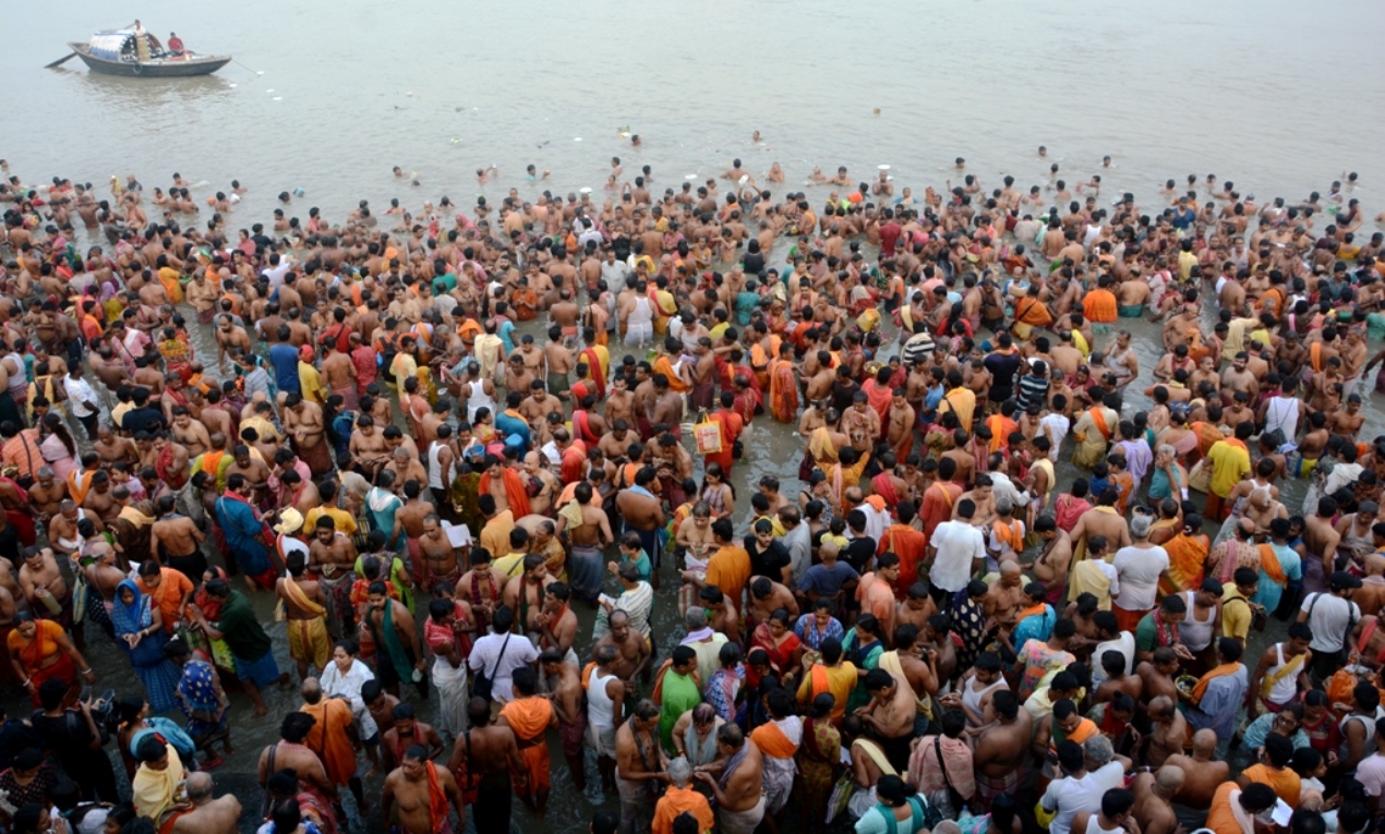 बाबुघाटमा भक्तजनको घुइँचो (तस्वीरहरू)