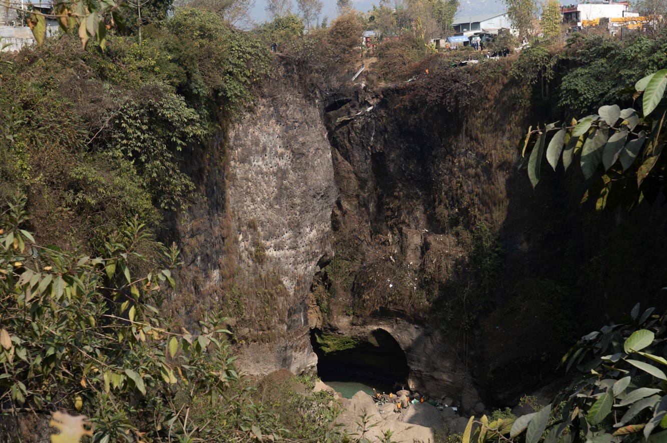 पोखरा विमान दुर्घटना: सेती खोचमा सन्नाटा (तस्वीरहरू)