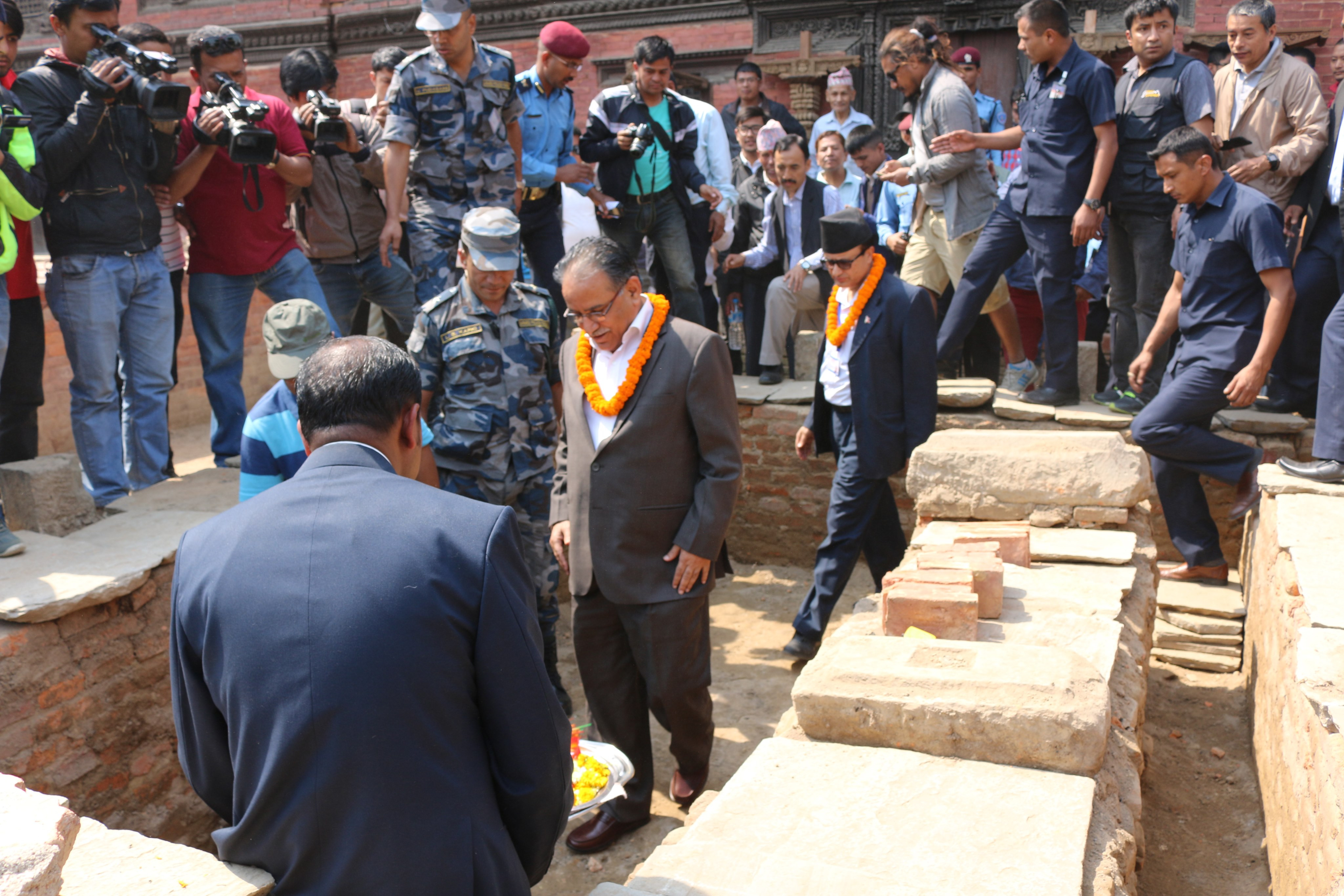 रतन तिरुवा भन्छन्- शहीद परिवारप्रति अपहेलना गरेकाले जुत्ता हाने