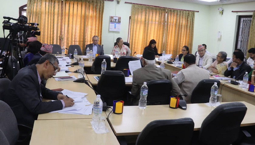 ‘संघीय लोकतान्त्रिक गणतन्त्र नेपाल’ नलेख्ने निर्णय फिर्ता लिन संसदीय समितिको निर्देशन