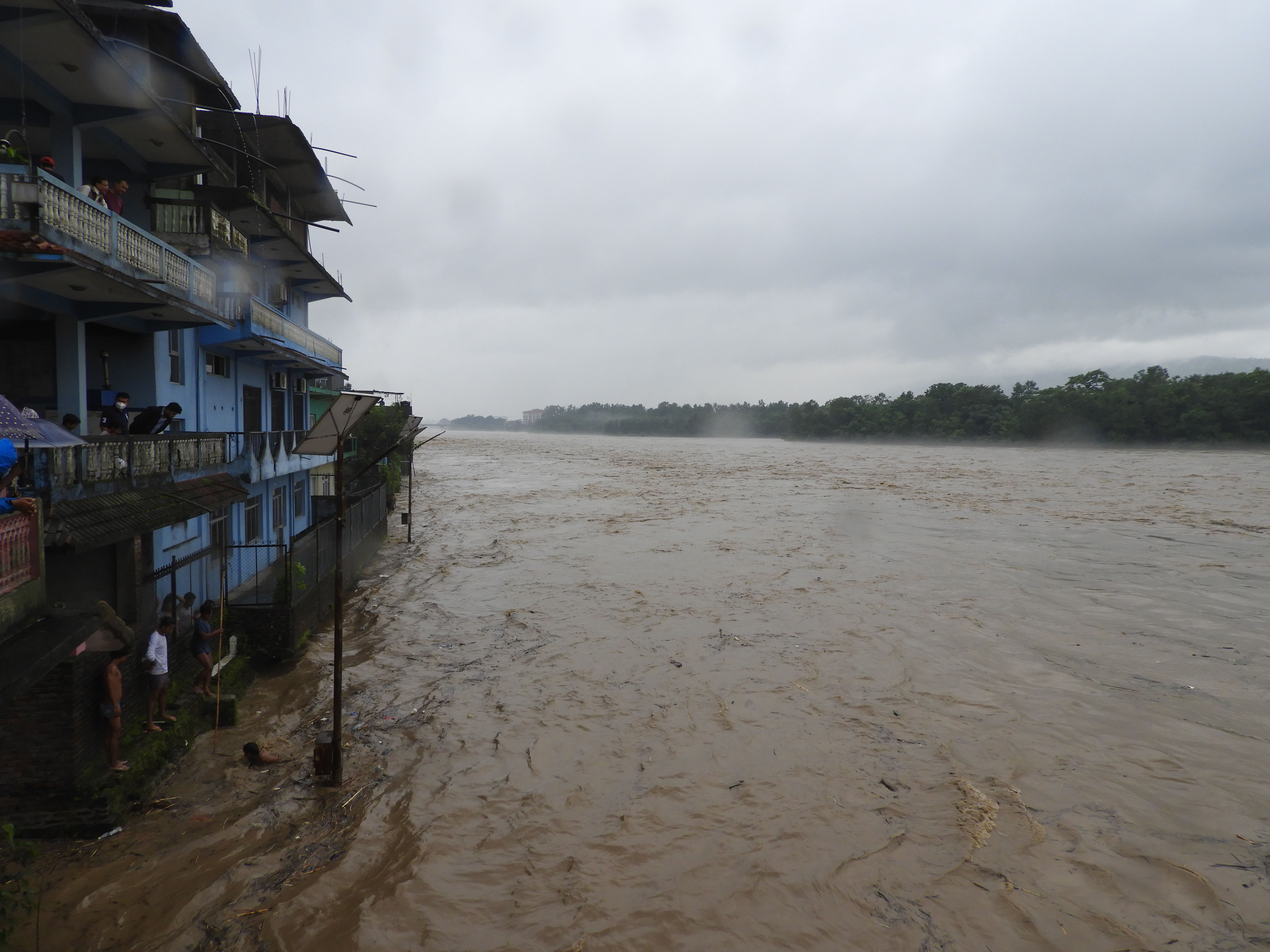 प्रदेश–२ मा बाढीले तीन जना बेपत्ता