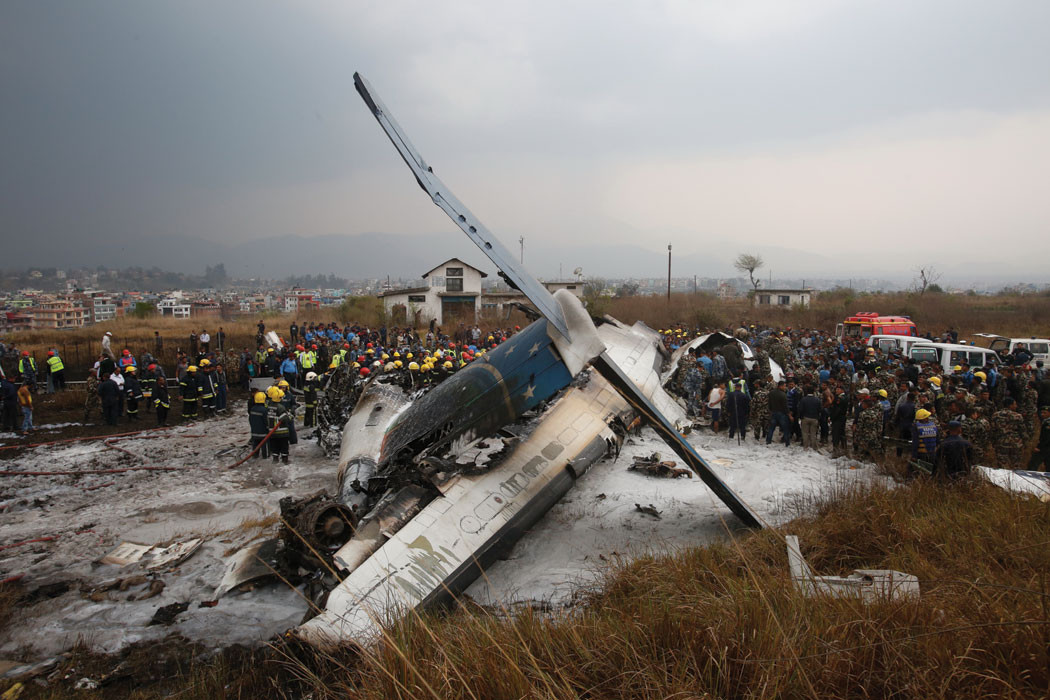 यूएस–बाङ्ला विमान दुर्घटनामा मारिनेका परिवारलाई क्षतिपूर्ति नदिन यतिसम्म गर्दैछ विमान कम्पनी