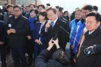 दक्षिण कोरियाका प्रतिपक्षी दलका नेता छुरा प्रहारबाट घाइते