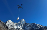 सगरमाथामा भारी ओसार्न ड्रोन