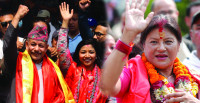 काठमाडौंमा केशव स्थापित र सिर्जना सिंहको उम्मेदवारी दर्ता