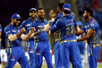 आईपीएलमा दोस्रो स्थानको बैङ्लोरविरुद्ध शीर्षस्थानको मुम्बईको सहज जित