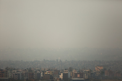 वायु प्रदूषणले रोकियो त्रिभुवन विमानस्थलमा उडान  