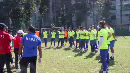 पीसीआर रिपोर्ट नेगेटिभ आएसँगै नेपाली राष्ट्रिय फुटबल टोलीले थाल्यो ढाकाको मैदानमा अभ्यास