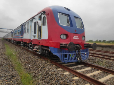नेपालको आफ्नै रेल जनकपुर आइपुग्यो, यात्रुसेवा भने तत्कालै शुरू नहुने