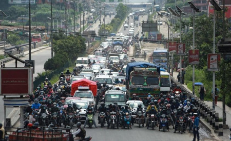 निषेधाज्ञा खुकुलो भएसँगै चहलपहल र भिडभाड (तस्वीरहरू)