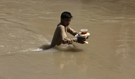 पाकिस्तानमा बाढीबाट ११६२ को मृत्यु, तीन करोड प्रभावित, सहयोगका लागि प्रधानमन्त्रीको अपील