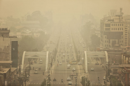 काठमाडौँको वायु अत्यधिक प्रदूषित भएकाले घरबाहिर ननिस्कन सरकारको आग्रह