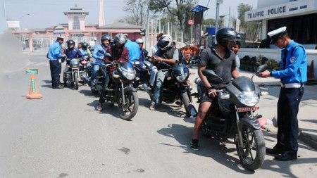 काठमाडौंमा एकै दिन २२ सय सवारी चालकलाई कारबाही