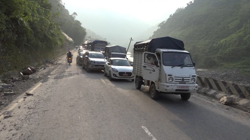 पहिरोले अवरुद्ध नारायणगढ-मुग्लिन सडक सञ्चालनमा आयो