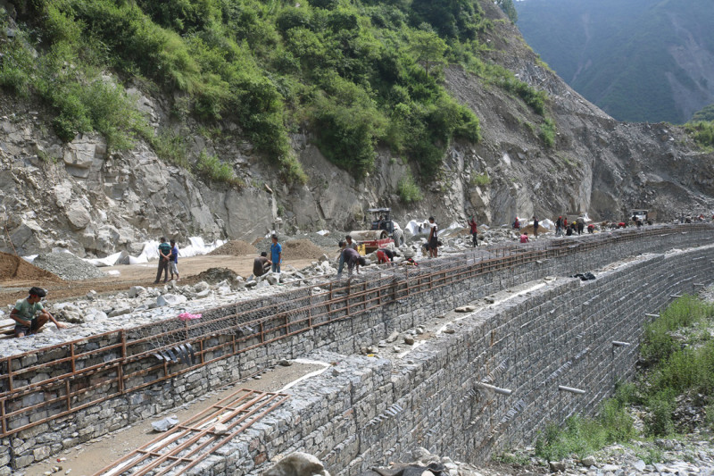 कोरोना कहरबीच यसरी बन्दैछ काठमाडौं–तराई द्रूत मार्ग [तस्वीरहरू]