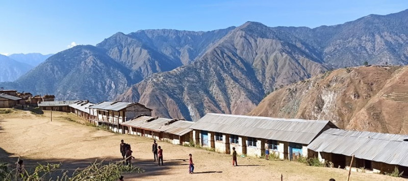 विद्यालयको पूर्वाधार निर्माणका लागि स्थानीयले दिए ११ रोपनी जग्गा