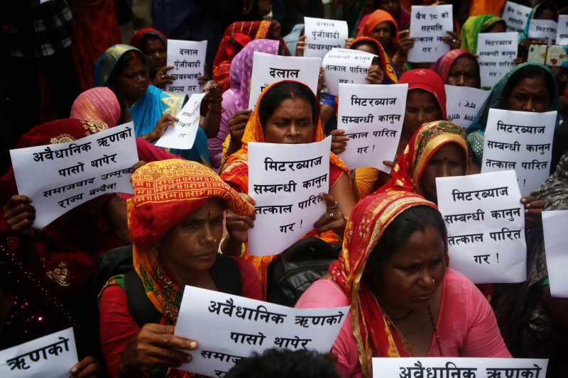 फेरि काठमाडौं पैदल मार्च गर्दै मिटरब्याज पीडित