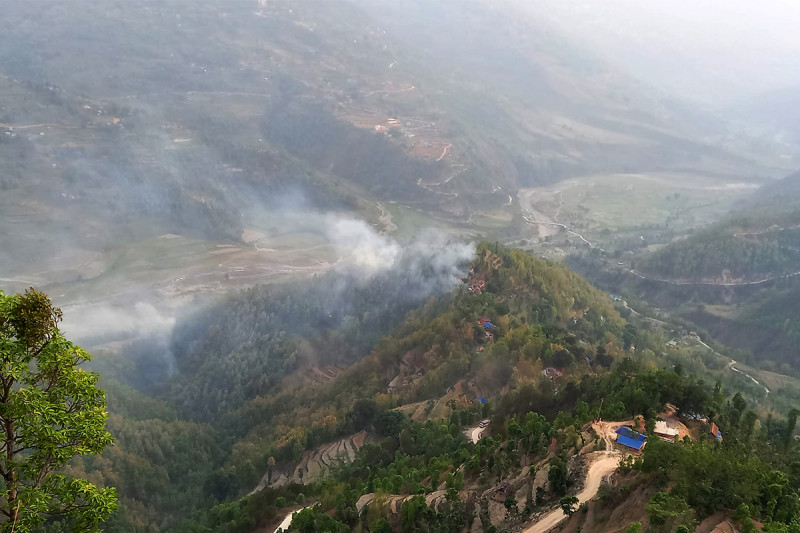 डढेलो बस्ती पस्दा दुई घर र तीन गोठमा क्षति