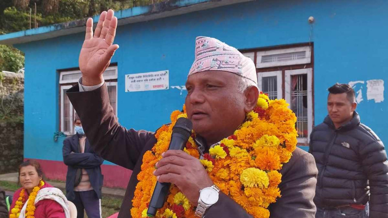 जोखबहादुर महरा लुम्बिनीको मुख्यमन्त्री नियुक्त - सन्तोष दहित :: HimalKhabar - A Complete Nepali Political News Portal