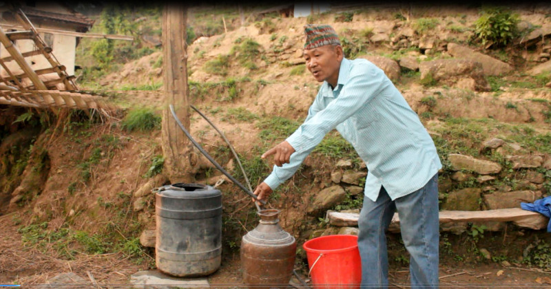 चुनावमा भाेट नदिएको निहुँमा खानेपानीबाट वञ्चित स्थानीयको पीडा