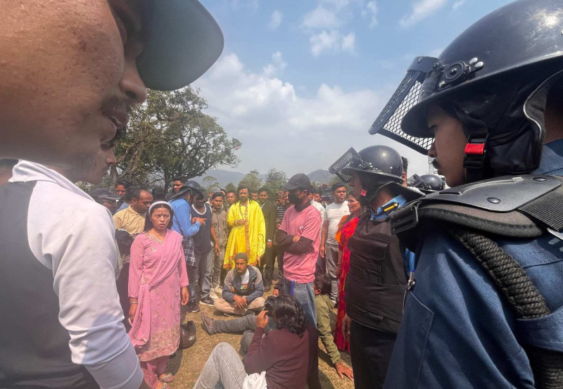 पोखरामा कोटिहोम आयोजक र नगर प्रहरीबीच झडप