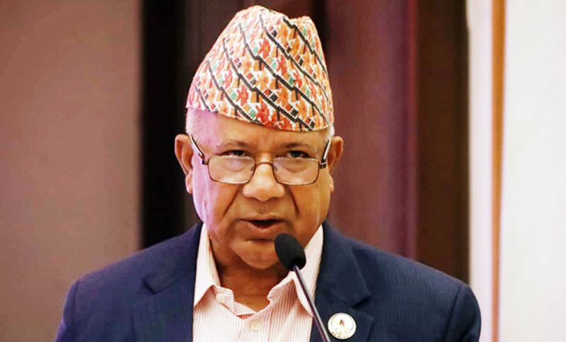 केही मन्त्रीले राजीनामा दिएका छन्, गोजीमा लिएर हिंडिरहेको छु: माधव नेपाल