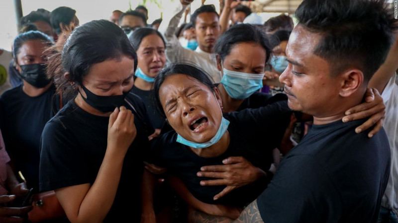 बर्मामा शान्तिपूर्ण प्रदर्शनमाथि सुरक्षाकर्मीले गोली चलाउँदा १८ जनाको मृत्यु