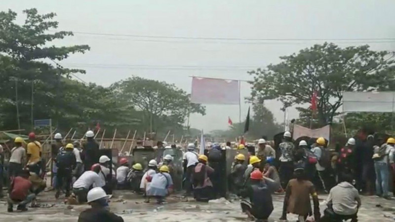 बर्मा प्रदर्शनः सुरक्षाकर्मीकाे गाेली प्रहारबाट थप ३८ प्रदर्शनकारीको मृत्यु