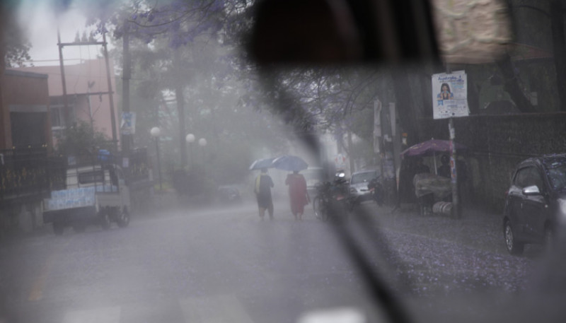 पश्चिमी वायुको प्रभाव, तराईमा हुस्सु र पहाडमा वर्षा