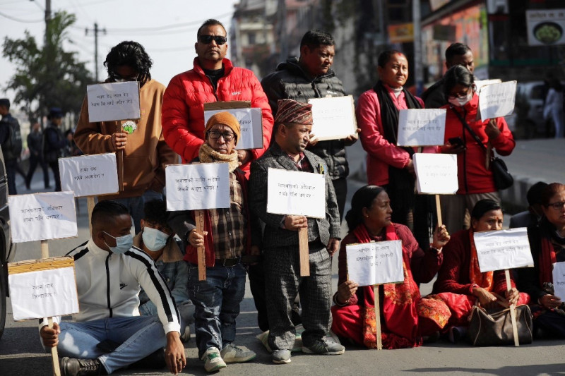 रेशम चौधरीको रिहाइ माग गर्दै माइतीघरमा धर्ना (तस्वीरहरू)