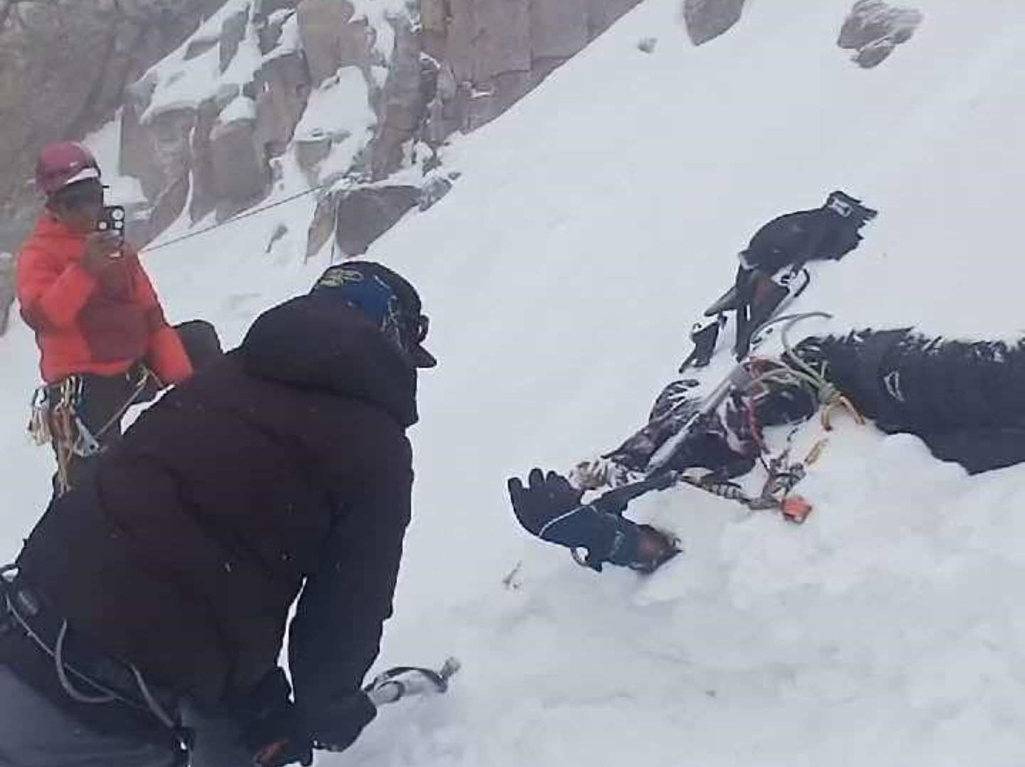 मर्दीको २०० मिटर गहिरो खोचबाट निकालियो गाइडको शव