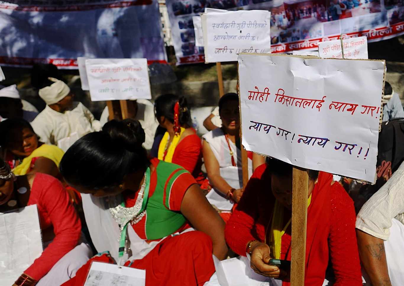 गुठीपीडित किसान र प्रहरीबीच नयाँ बानेश्वरमा झडप